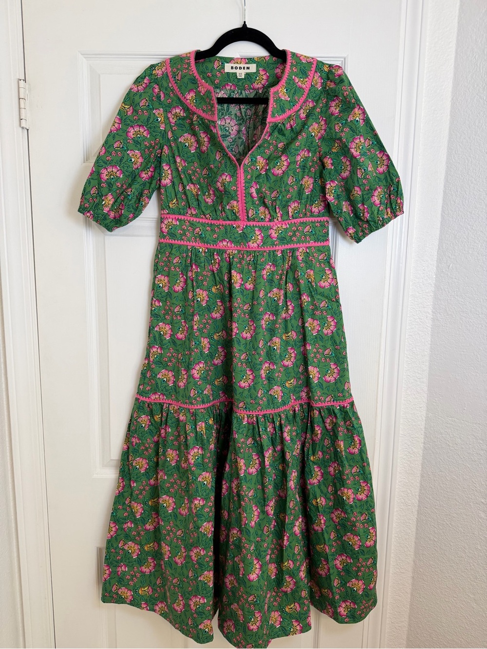Boden Rhea Embroidered Floral Midi Dress Green Pink US 4P Petite - Picture 2 of 9